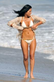 Olivia Munn feet photo thumbnail
