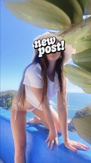 Olivia Munn feet photo thumbnail