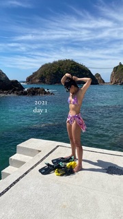 Olivia Munn feet photo thumbnail