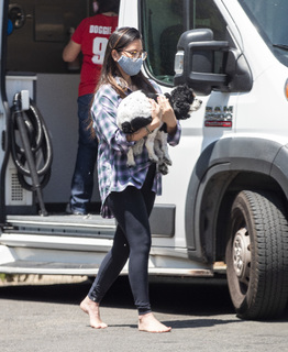 Olivia Munn feet photo thumbnail
