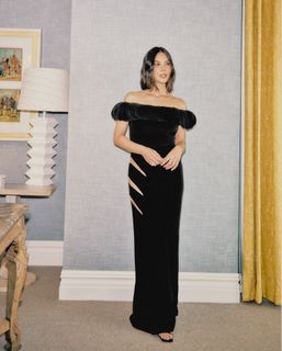 Olivia Munn feet photo thumbnail