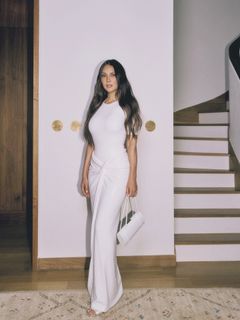 Olivia Munn feet photo thumbnail