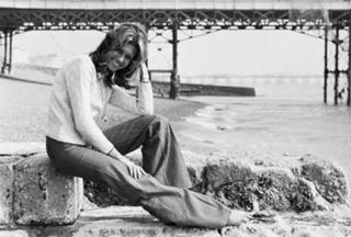 Olivia Newton-John feet photo thumbnail