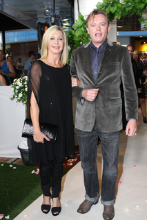 Olivia Newton-John feet photo thumbnail