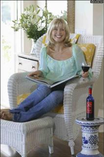 Olivia Newton-John feet photo thumbnail