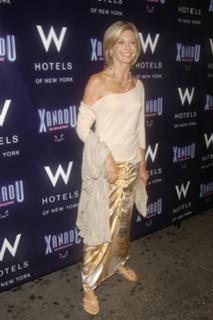 Olivia Newton-John feet photo thumbnail