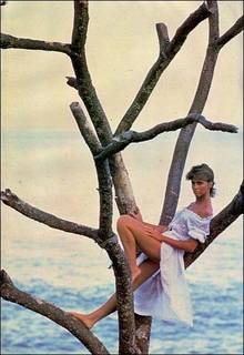 Olivia Newton-John feet photo thumbnail