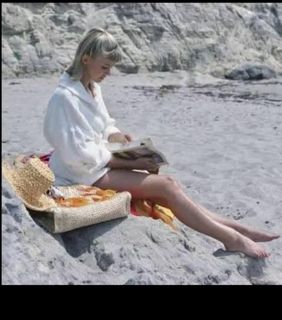Olivia Newton-John feet photo 1