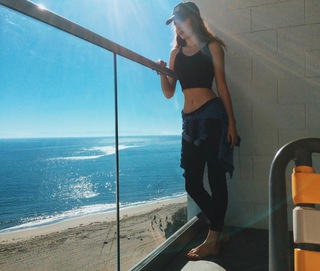 Olivia O'Brien feet photo 4