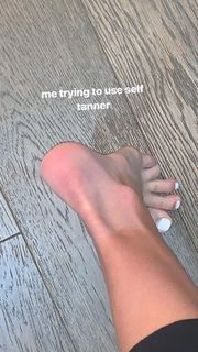 Olivia O'Brien feet photo 9