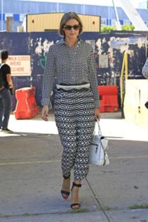 Olivia Palermo feet photo thumbnail