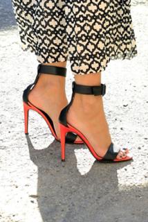 Olivia Palermo feet photo thumbnail