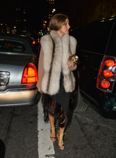 Olivia Palermo feet photo thumbnail