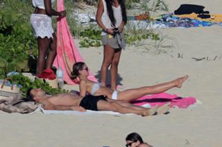 Olivia Palermo feet photo thumbnail