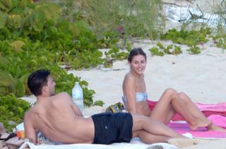 Olivia Palermo feet photo thumbnail