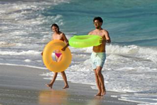 Olivia Palermo feet photo thumbnail