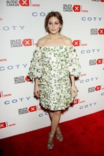 Olivia Palermo feet photo thumbnail