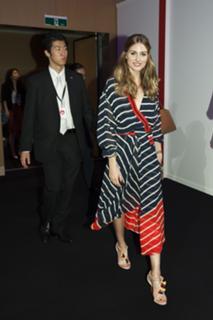 Olivia Palermo feet photo thumbnail