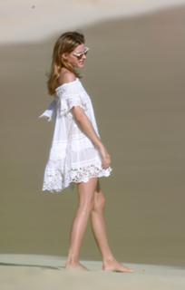 Olivia Palermo feet photo thumbnail