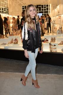 Olivia Palermo feet photo thumbnail