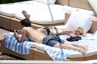 Olivia Palermo feet photo thumbnail