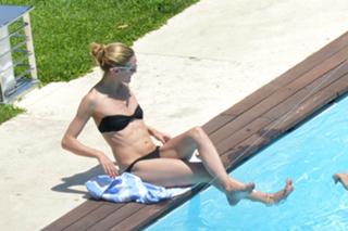 Olivia Palermo feet photo thumbnail