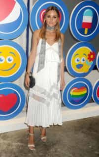 Olivia Palermo feet photo thumbnail