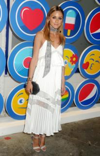 Olivia Palermo feet photo thumbnail