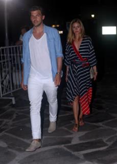 Olivia Palermo feet photo thumbnail