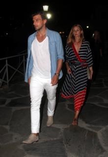 Olivia Palermo feet photo thumbnail