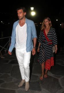 Olivia Palermo feet photo thumbnail