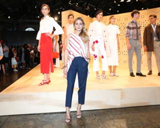 Olivia Palermo feet photo thumbnail