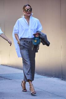 Olivia Palermo feet photo thumbnail