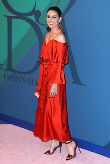 Olivia Palermo feet photo thumbnail