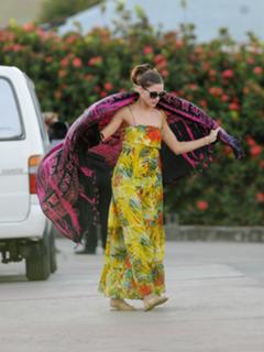 Olivia Palermo feet photo thumbnail