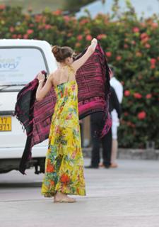 Olivia Palermo feet photo thumbnail