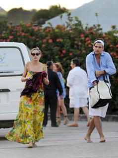 Olivia Palermo feet photo thumbnail