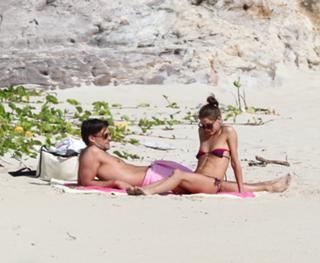 Olivia Palermo feet photo thumbnail