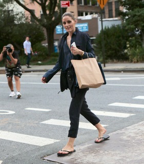 Olivia Palermo feet photo thumbnail