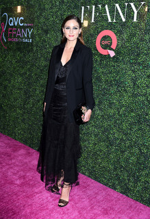 Olivia Palermo feet photo thumbnail