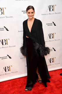 Olivia Palermo feet photo thumbnail