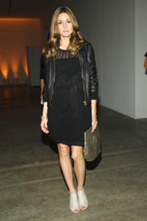 Olivia Palermo feet photo thumbnail