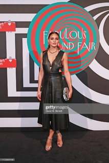 Olivia Palermo feet photo thumbnail