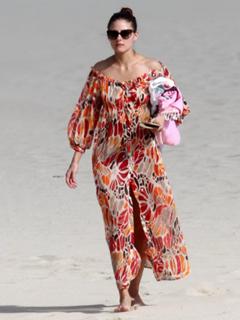 Olivia Palermo feet photo thumbnail