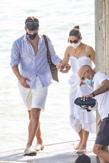 Olivia Palermo feet photo thumbnail