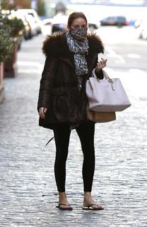 Olivia Palermo feet photo thumbnail