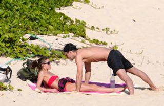 Olivia Palermo feet photo thumbnail