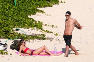 Olivia Palermo feet photo thumbnail