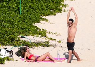 Olivia Palermo feet photo thumbnail