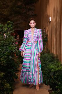 Olivia Palermo feet photo thumbnail